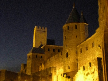 remparts de carcassonne nuit