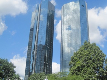 Deutsche Bank Twintower Zwillingstuerme Soll und Haben Frankfurt am Main