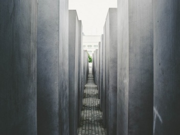 Holocaust Memorial Berlin WWIIand Cold War Tour